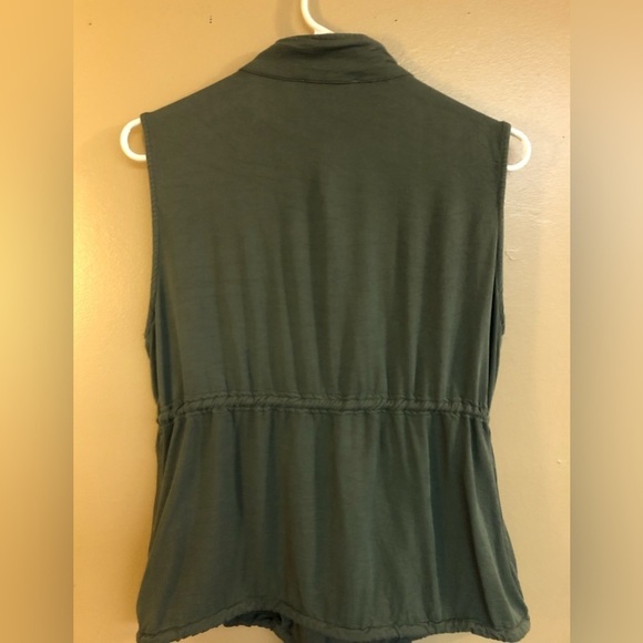 Army Green Olive Utility Vest by entro - Picture 7 of 9